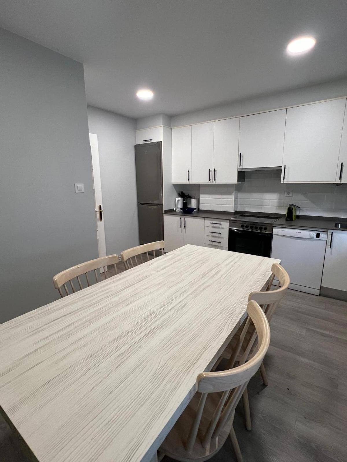 Centrico Y Acogedor Piso Con Garaje Apartment A Coruna Luaran gambar